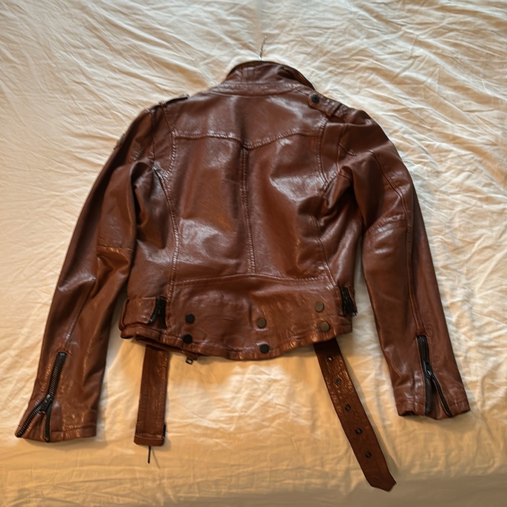 Practically New, Worn Just A Couple Of Times. Per… - image 3